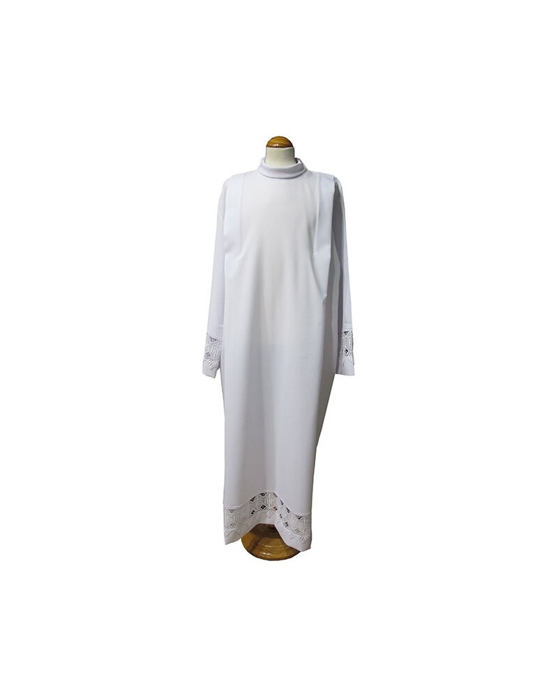 ropa de sacerdote catolico