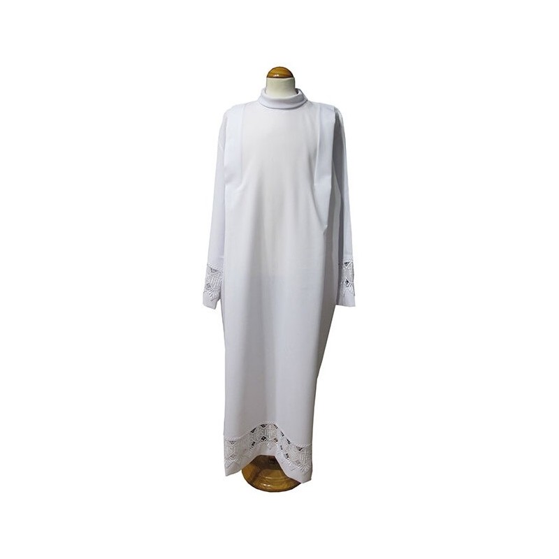 ropa de sacerdote catolico